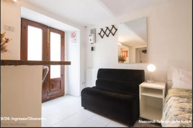 Location Turistic Monolocale Nel Parco Del Santuario Apartment Asti Luaran gambar