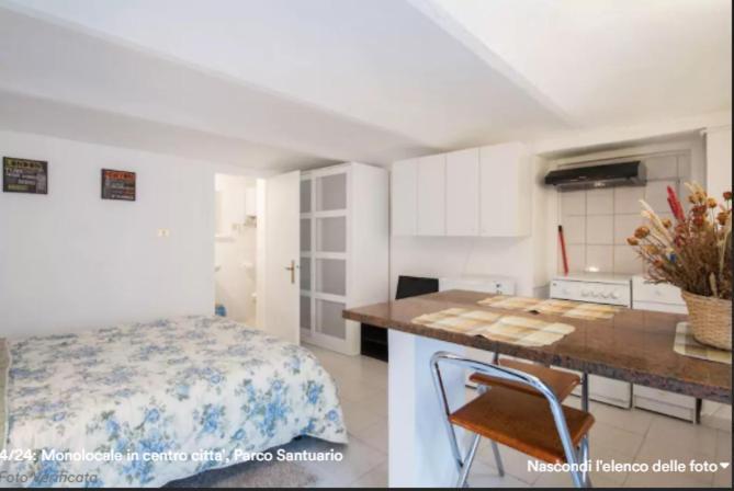 Location Turistic Monolocale Nel Parco Del Santuario Apartment Asti Luaran gambar