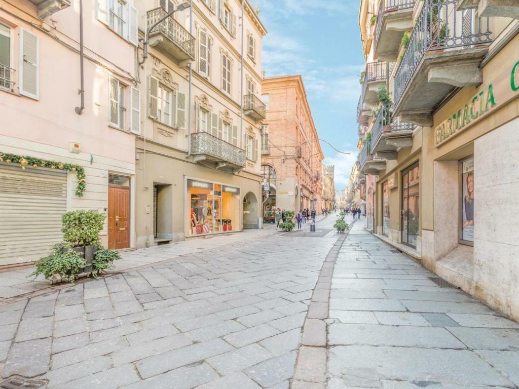 Location Turistic Monolocale Nel Parco Del Santuario Apartment Asti Luaran gambar