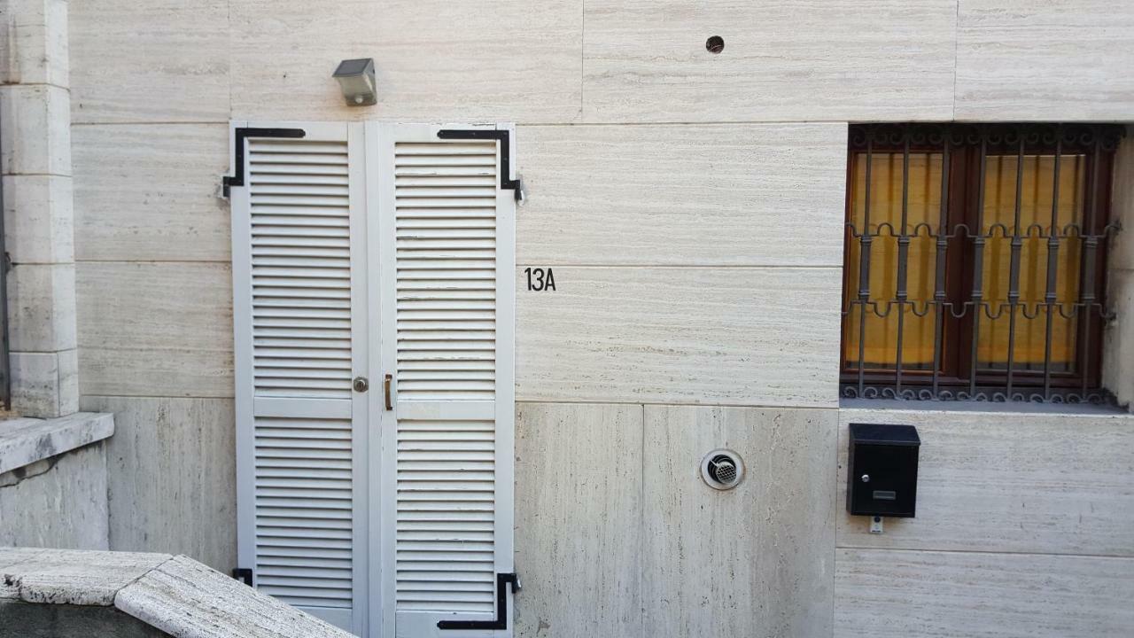 Location Turistic Monolocale Nel Parco Del Santuario Apartment Asti Luaran gambar