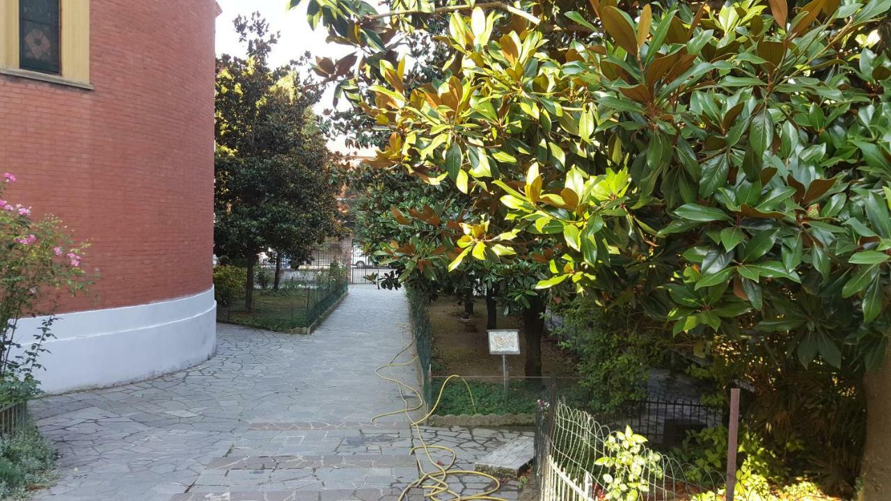 Location Turistic Monolocale Nel Parco Del Santuario Apartment Asti Luaran gambar