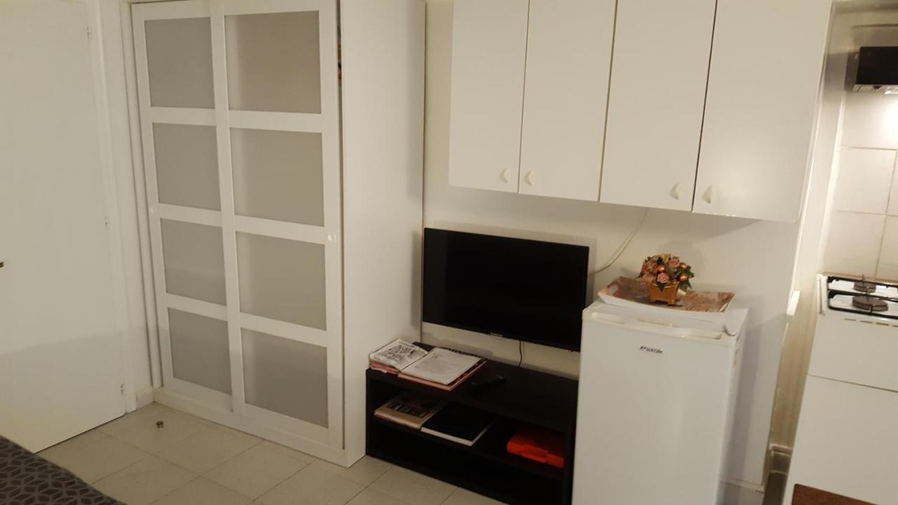 Location Turistic Monolocale Nel Parco Del Santuario Apartment Asti Luaran gambar